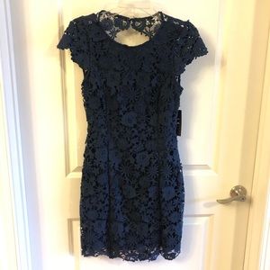 Lulus new with tags never worn navy lace dress backless zipper back size M